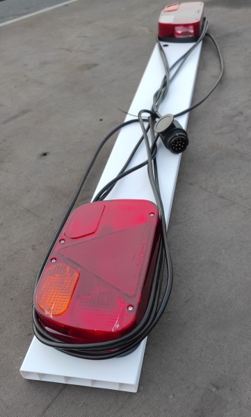 Leuchtenblech für Bootstrailer mit 7 m Kabel 13 polig
